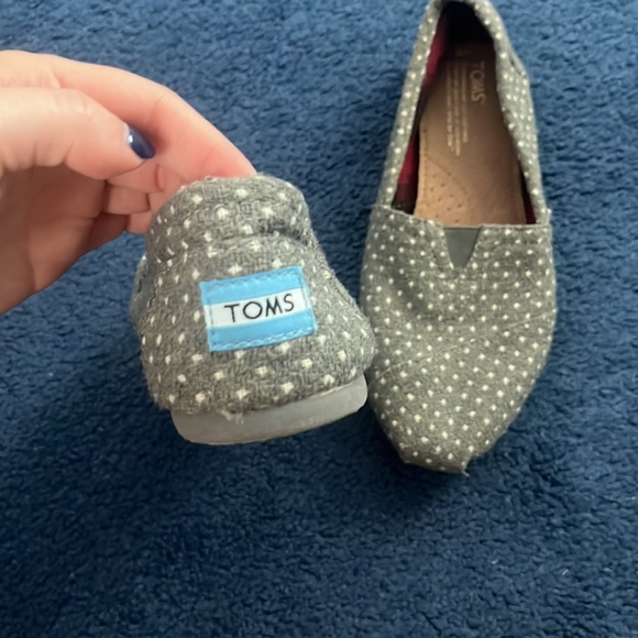 Grey Polka Dot TOMS - Size 8 - Picture 3 of 5